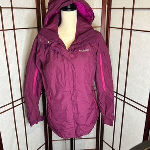 Columbia purple hooded Omni tech coat small